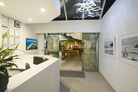 Emerald Noosa - Pubs and Clubs 4