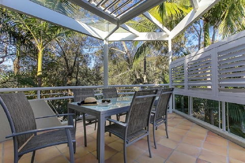 Emerald Noosa - Pubs and Clubs 16