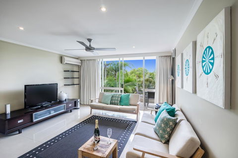 Noosa Harbour Resort - Pubs and Clubs 14