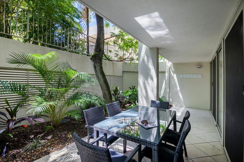 Noosa Harbour Resort - Pubs and Clubs 27