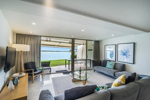 Noosa Harbour Resort - Pubs and Clubs 41