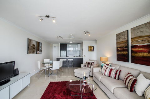 Noosa Harbour Resort - Pubs and Clubs 12