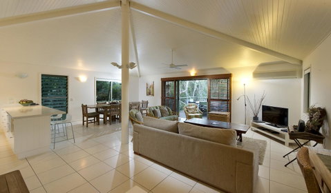 The Retreat Beach Houses - Pubs and Clubs 6
