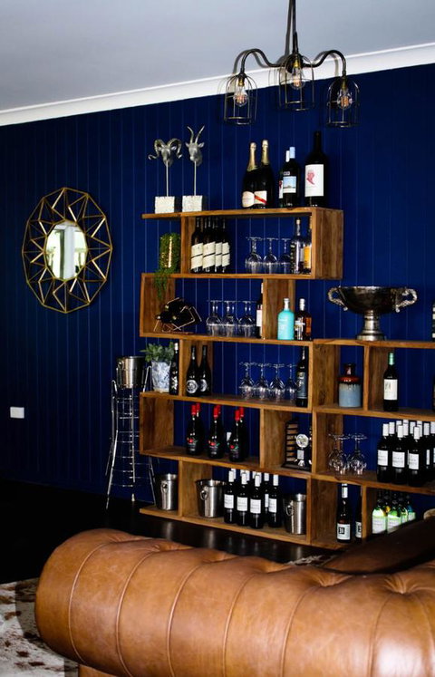 Clermont Country Motor Inn - Pubs and Clubs 13