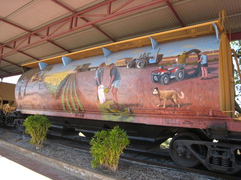 Clermont Country Motor Inn - Pubs and Clubs 20