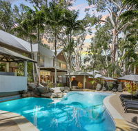 Paradise On The Beach Resort - Pubs and Clubs