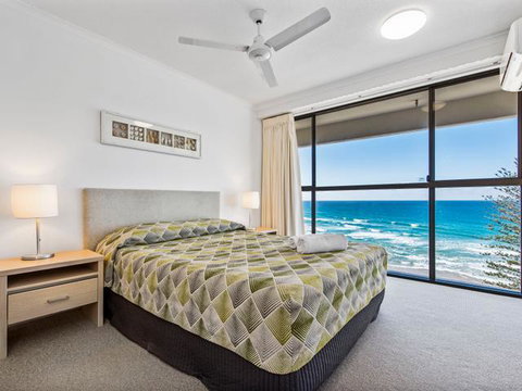 Coolum Caprice - Pubs and Clubs 8