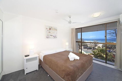 Coolum Caprice - Pubs and Clubs 6