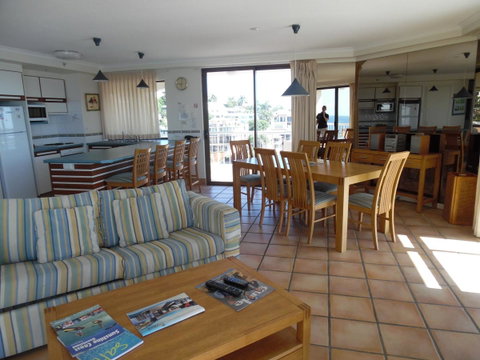 Coolum Caprice - Pubs and Clubs 12