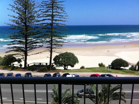 Coolum Caprice - Pubs and Clubs 34