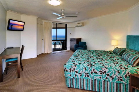 Coolum Caprice - Pubs and Clubs 33