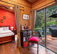 Noosa Hinterland Retreat - Pubs and Clubs