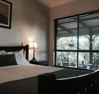 The Bearded Dragon Boutique Hotel - Pubs and Clubs