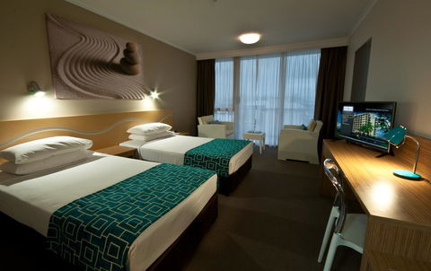 Pacific Hotel Cairns - Go Out 38