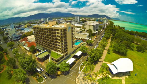 Pacific Hotel Cairns - Go Out 28