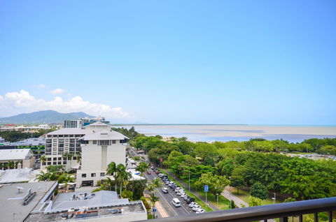 Pacific Hotel Cairns - Go Out 7
