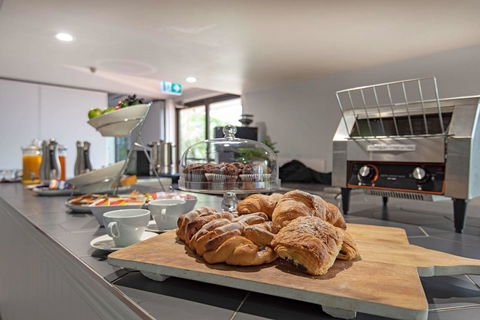 Econo Lodge Toowoomba Motel & Events Centre - Pubs and Clubs 7