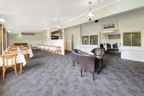 Econo Lodge Toowoomba Motel & Events Centre - Pubs and Clubs 13