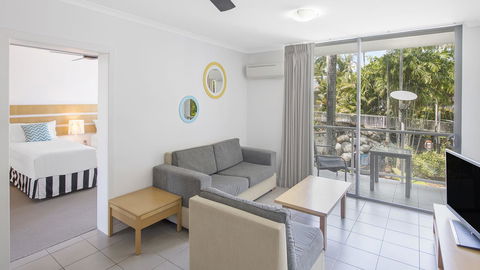 Oaks Port Douglas Resort - Pubs and Clubs 1
