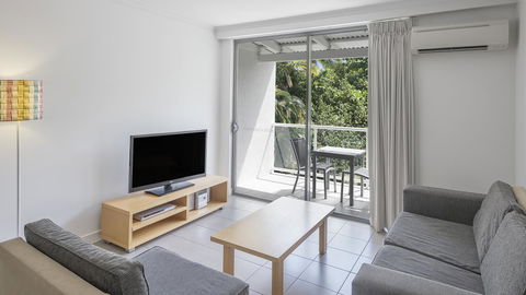 Oaks Port Douglas Resort - Pubs and Clubs 21