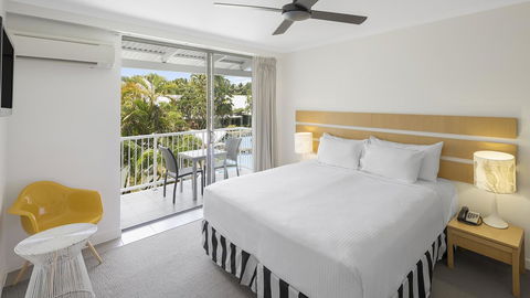 Oaks Port Douglas Resort - Pubs and Clubs 10