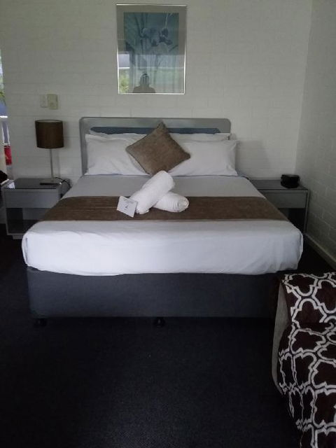 Dalby Manor Motor Inn - Pubs and Clubs 10