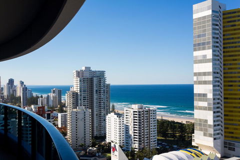 Oracle Resort Broadbeach - Gclr - Pubs and Clubs 41