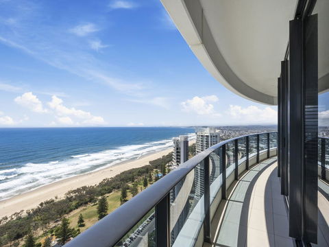 Oracle Resort Broadbeach - Gclr - Pubs and Clubs 18