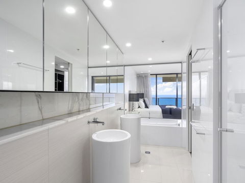 Oracle Resort Broadbeach - Gclr - Pubs and Clubs 24
