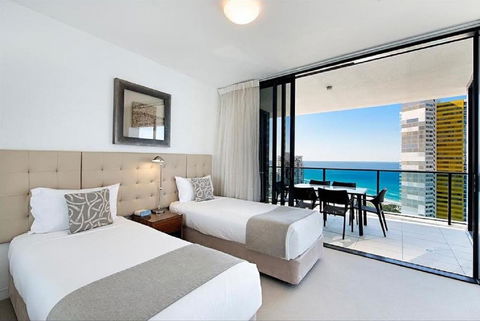 Oracle Resort Broadbeach - Gclr - Pubs and Clubs 3