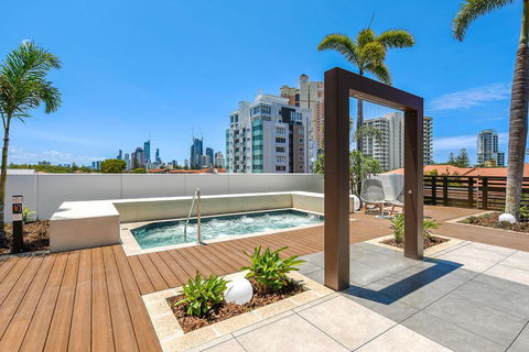Qube Broadbeach - Pubs and Clubs 27