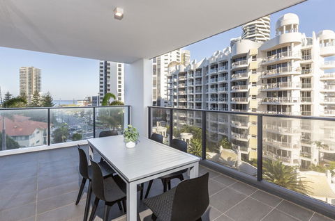 Qube Broadbeach - Pubs and Clubs 41