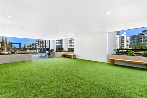 Qube Broadbeach - Pubs and Clubs 23
