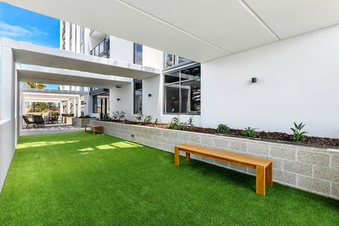 Qube Broadbeach - Pubs and Clubs 19