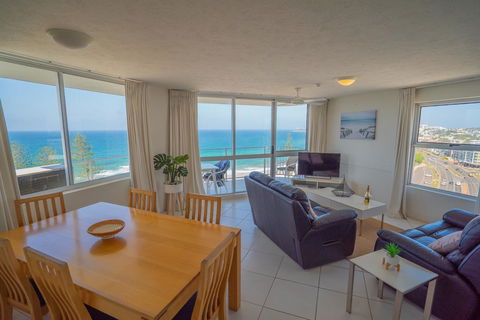 Mandolin Beachfront Resort - Pubs and Clubs 28