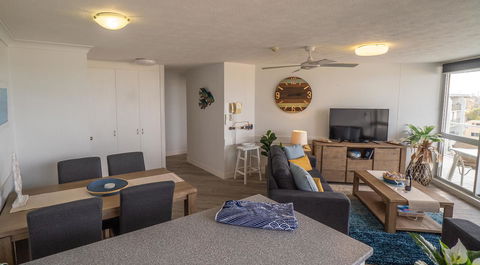 Mandolin Beachfront Resort - Pubs and Clubs 15