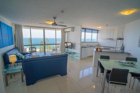 Mandolin Beachfront Resort - Pubs and Clubs 12