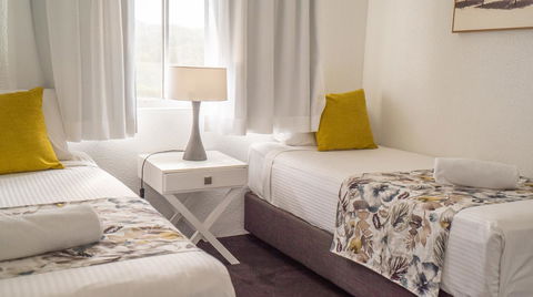 Mandolin Beachfront Resort - Pubs and Clubs 33