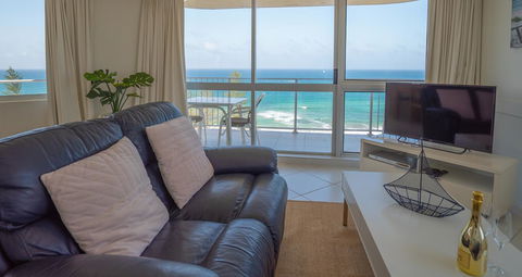 Mandolin Beachfront Resort - Pubs and Clubs 29