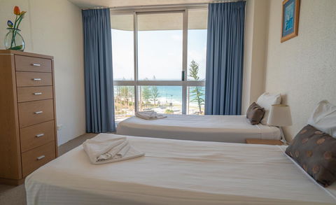 Mandolin Beachfront Resort - Pubs and Clubs 30