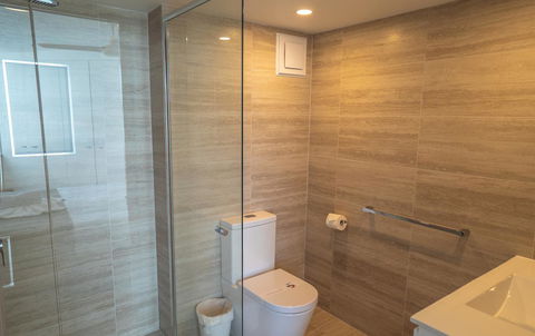 Mandolin Beachfront Resort - Pubs and Clubs 18