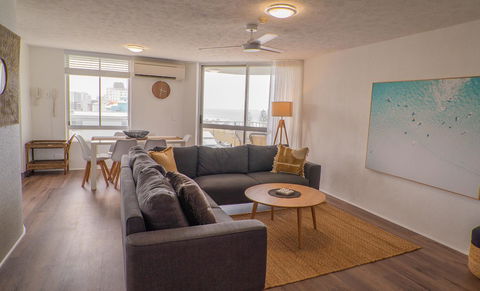 Mandolin Beachfront Resort - Pubs and Clubs 11