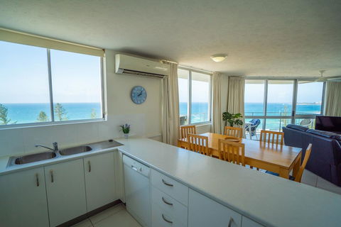 Mandolin Beachfront Resort - Pubs and Clubs 27