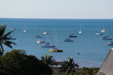 Ocean Views At Whitsunday Terraces Resort - Pubs and Clubs 7