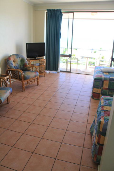 Ocean Views At Whitsunday Terraces Resort - Pubs and Clubs 12
