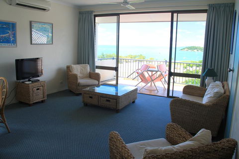 Ocean Views At Whitsunday Terraces Resort - Pubs and Clubs 9