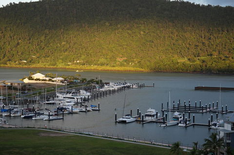 Ocean Views At Whitsunday Terraces Resort - Pubs and Clubs 19