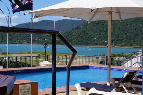 Ocean Views At Whitsunday Terraces Resort - Pubs and Clubs 6