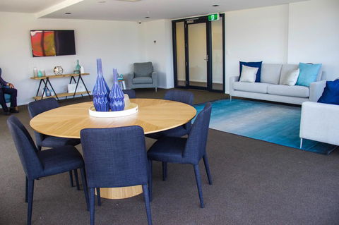 Synergy Broadbeach - Official - Pubs and Clubs 12