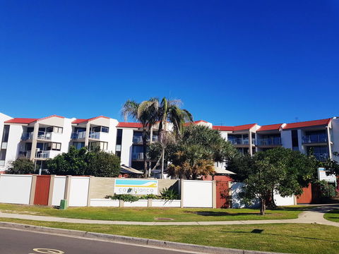 Casablanca Beachfront Apartments - Go Out 7